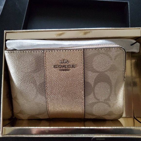 Coach Wristlet - Picture 1 of 3